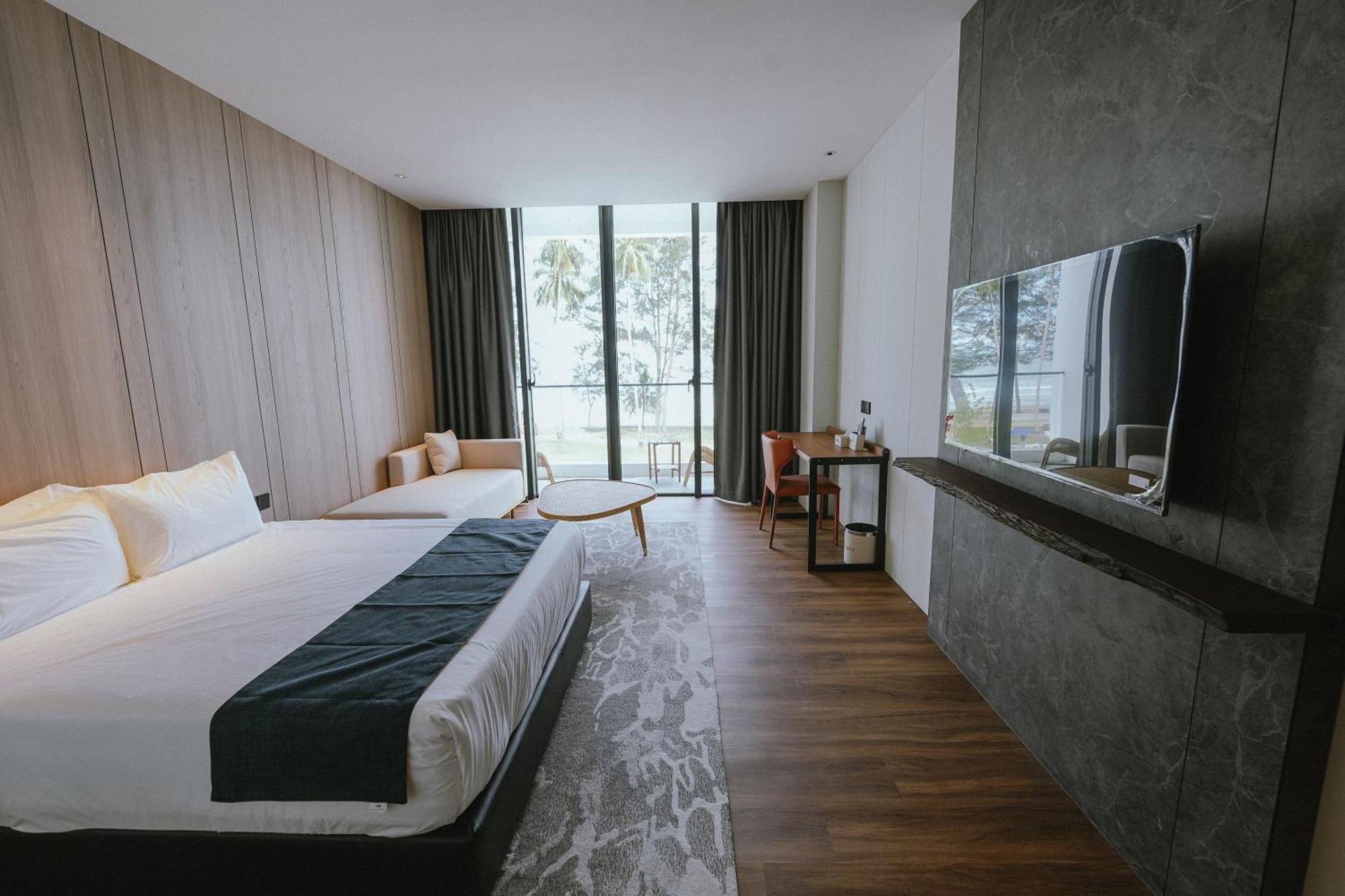 Roxy Beach Resort Sematan Eksteriør bilde