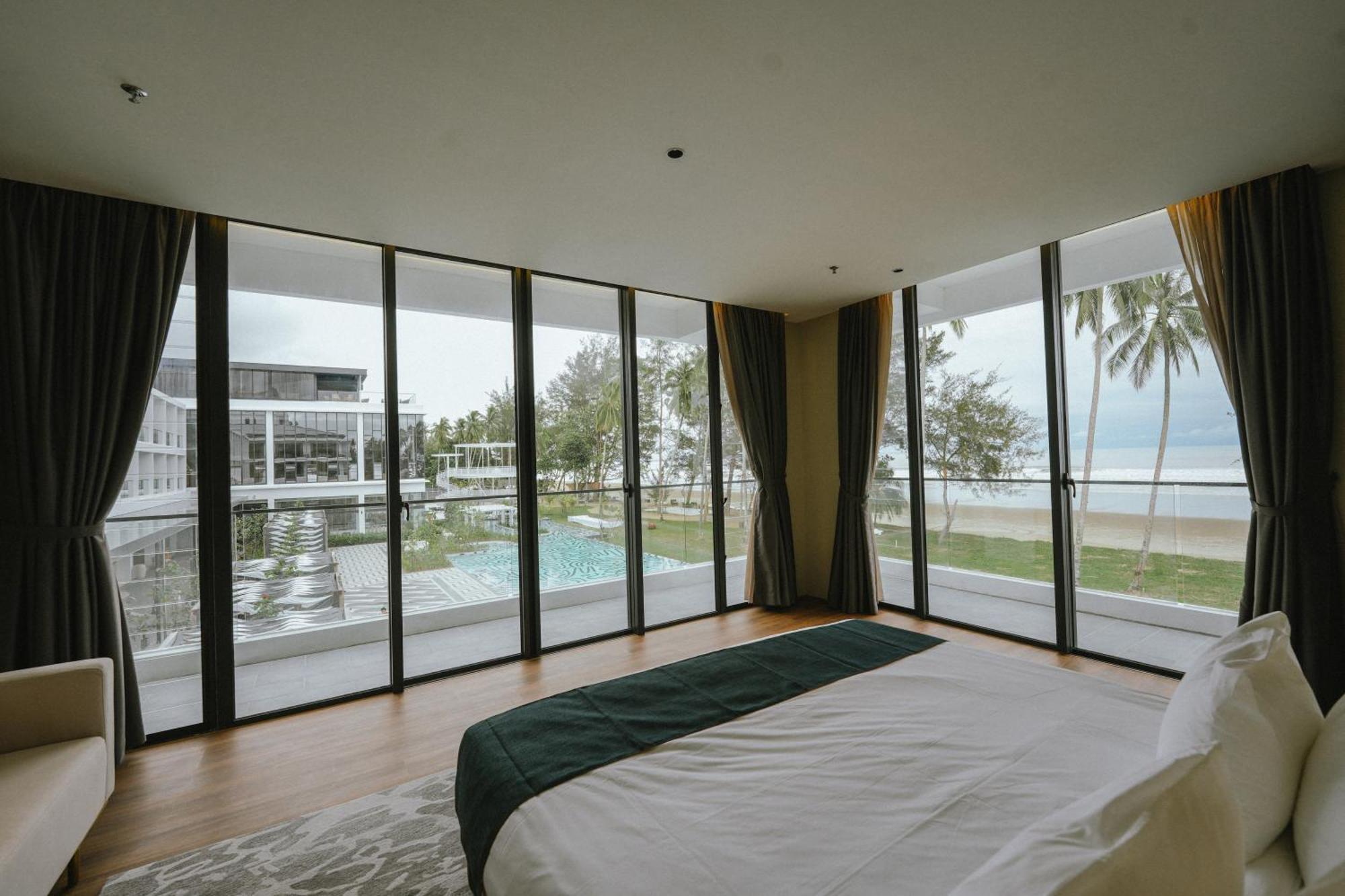 Roxy Beach Resort Sematan Eksteriør bilde