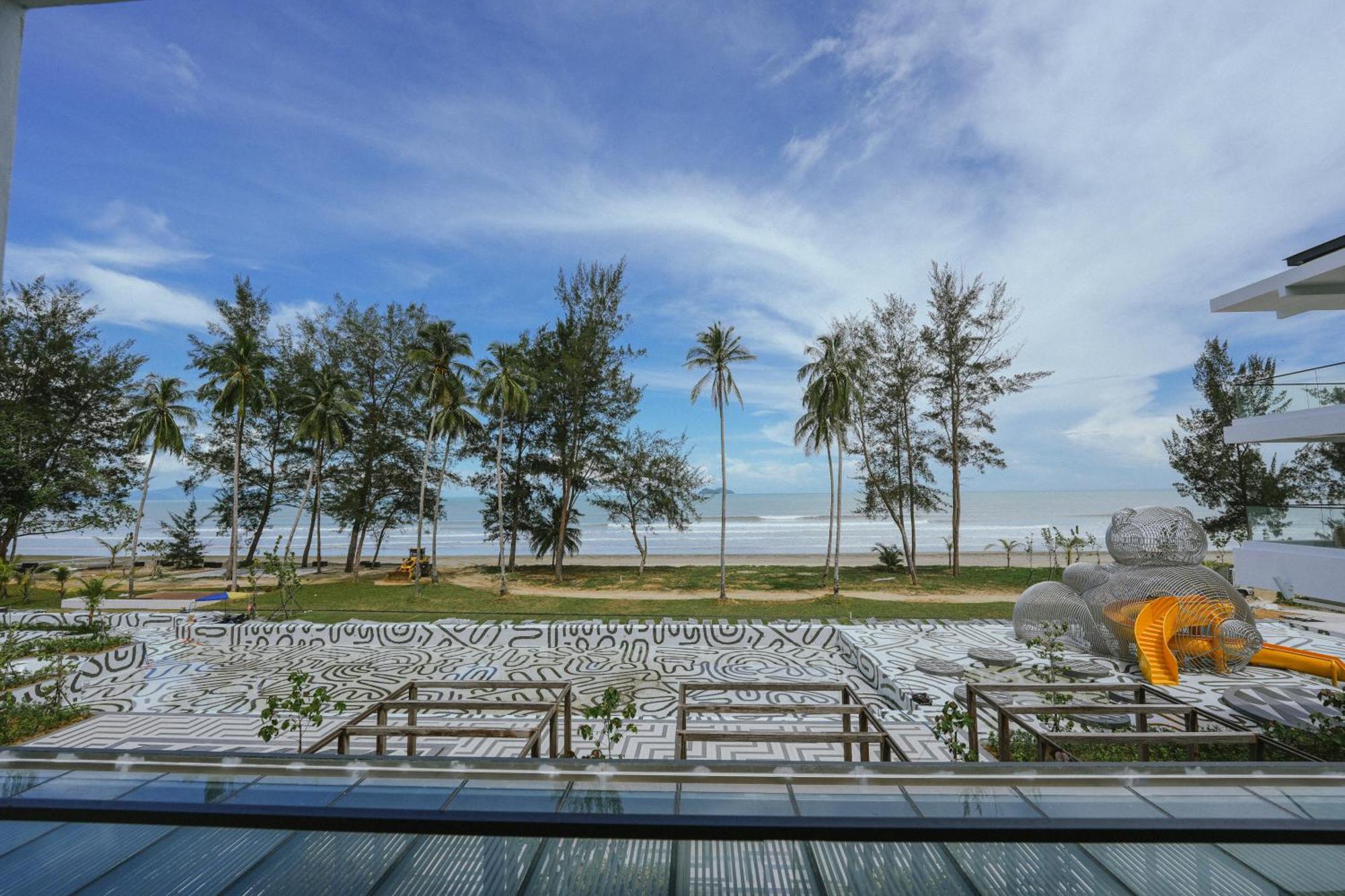 Roxy Beach Resort Sematan Eksteriør bilde