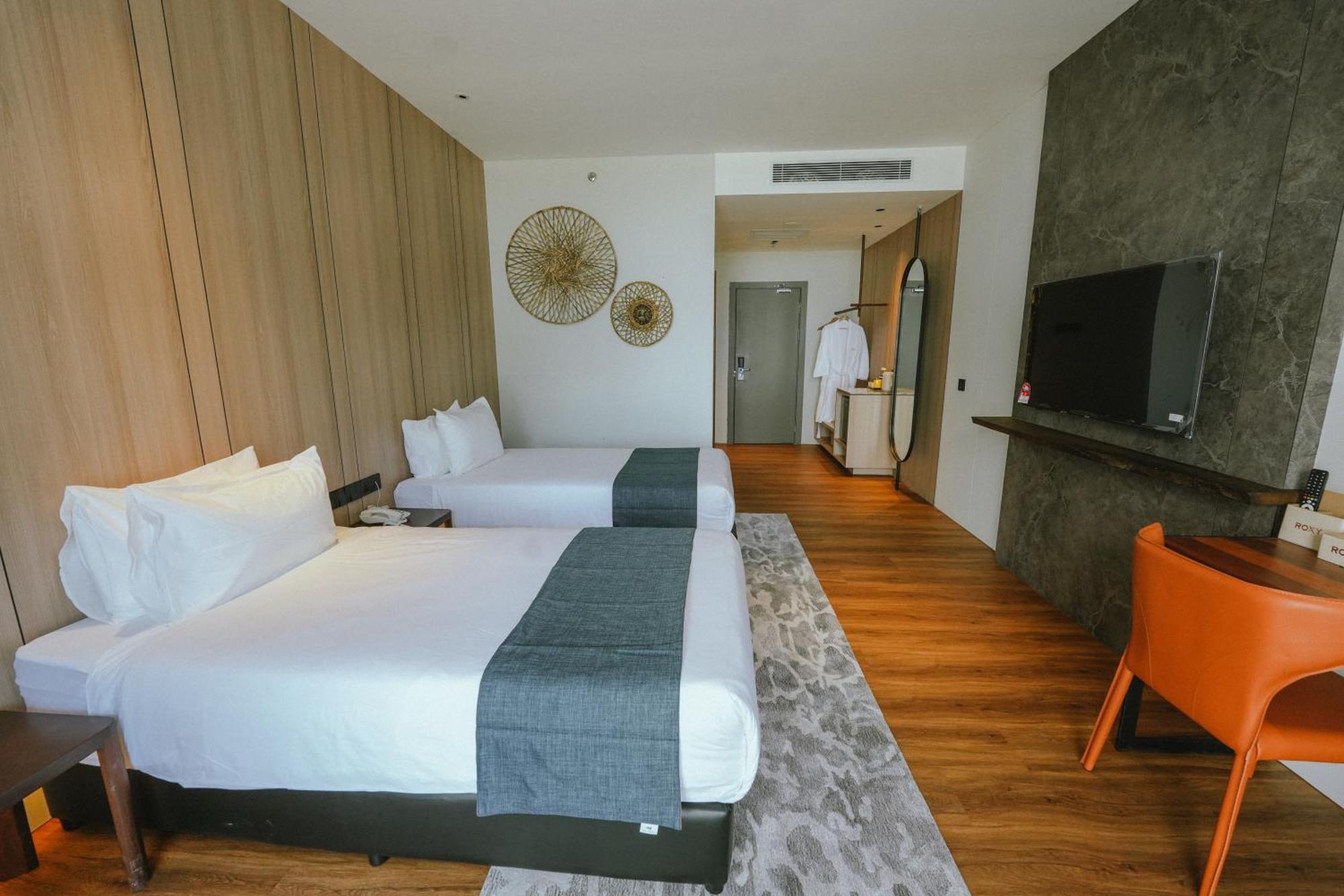 Roxy Beach Resort Sematan Eksteriør bilde
